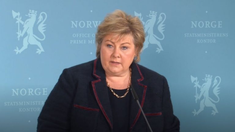 Regjeringen med nye tiltak: − Må sette det sosiale livet vårt på vent